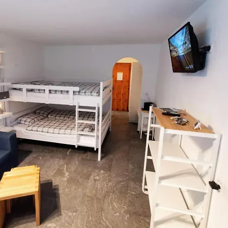 Uletsch Camp Apartment Laax Exterior photo
